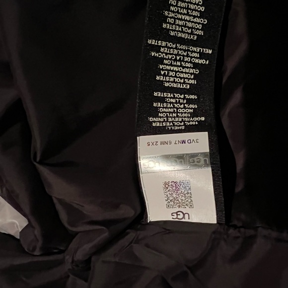 NWT UGG Catherine Puffer Jacket size medium - Picture 8 of 15